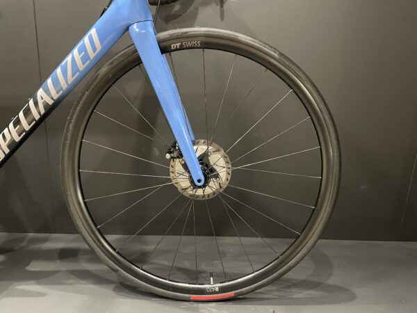 Specialized Tarmac SL6 Comp Carbon Disc Road Bike 2021 - 56cm - Image 4
