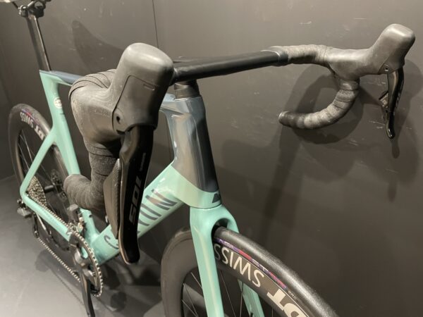 Canyon Aeroad CF SLX 7 105 Di2 4iiii Carbon Disc Road Bike 2023 - X-Large - Image 3