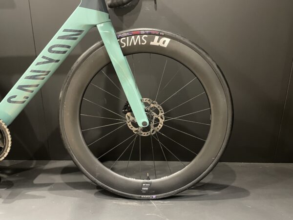 Canyon Aeroad CF SLX 7 105 Di2 4iiii Carbon Disc Road Bike 2023 - X-Large - Image 4
