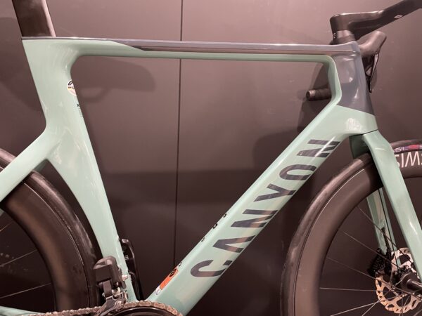 Canyon Aeroad CF SLX 7 105 Di2 4iiii Carbon Disc Road Bike 2023 - X-Large - Image 6