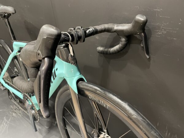 Bianchi Oltre CV XR4 Di2 Carbon Disc Road Bike 2021 - 50cm - Image 3