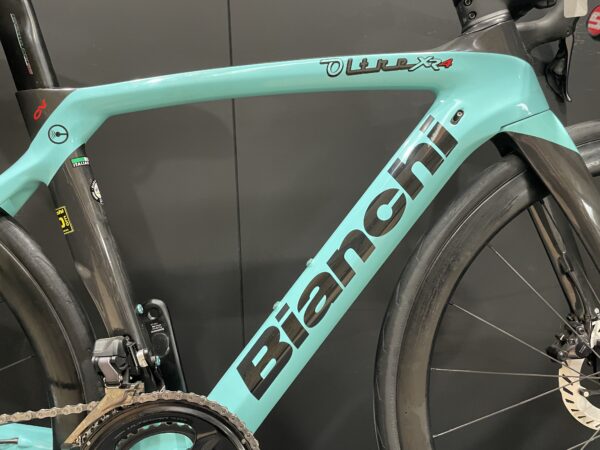 Bianchi Oltre CV XR4 Di2 Carbon Disc Road Bike 2021 - 50cm - Image 6