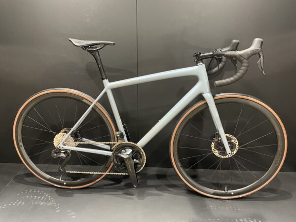 Specialized S-Works Aethos Di2 Carbon Disc Road Bike 2021 - 56cm - 6.7Kg