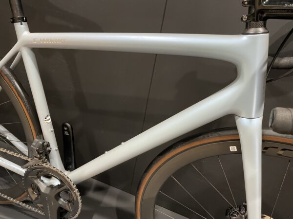 Specialized S-Works Aethos Di2 Carbon Disc Road Bike 2021 - 56cm - 6.7Kg - Image 12