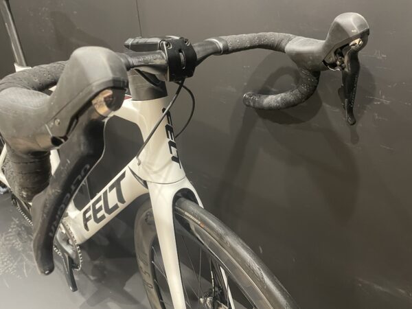 Felt AR Advanced Ultegra Carbon Disc Road Bike 2020 - 56cm - Image 3