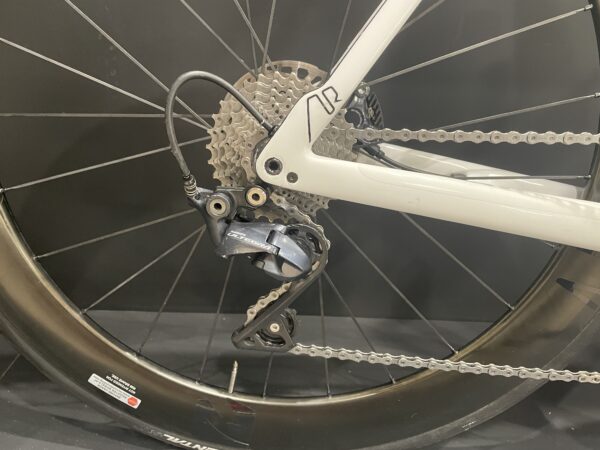 Felt AR Advanced Ultegra Carbon Disc Road Bike 2020 - 56cm - Image 8