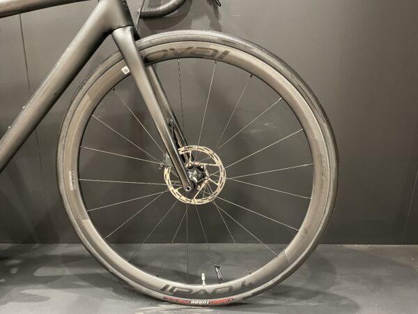 As New Specialized Aethos Pro Force AXS PM Carbon Disc Road Bike 2023 - 52cm - Image 4
