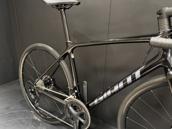 Giant TCR Advanced Pro 2 Carbon Disc Road Bike Medium - 2023 - Image 11