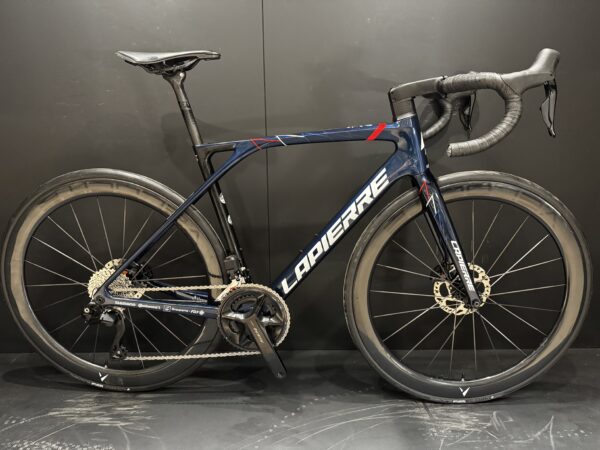 Lapierre Xelius SL FDJ 105 Di2 Carbon Disc Road Bike 2022 - Medium - Upgraded