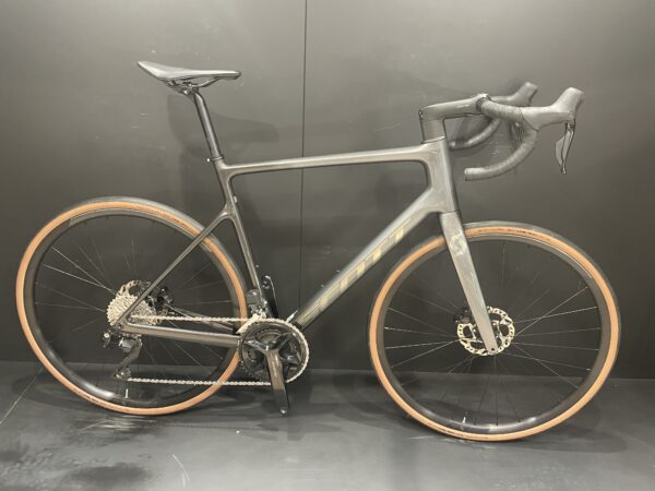 Scott Addict 20 105 Di2 Carbon Disc Road Bike 2024 - XL