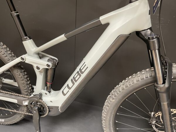 Cube Stereo Hybrid 140 Pro HPC 750 Carbon E-MTB 2023 - Medium - 191 Miles - Image 13