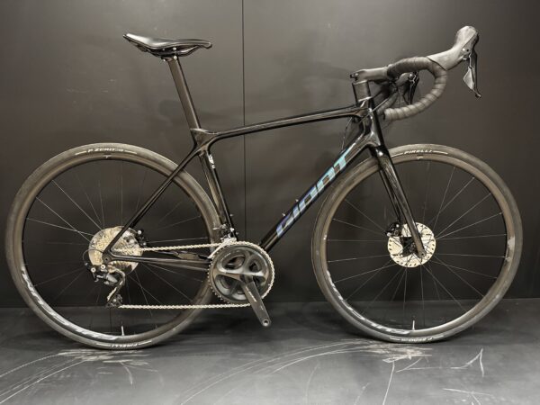 Giant TCR Advanced Pro 2 Carbon Disc Road Bike Medium - 2021