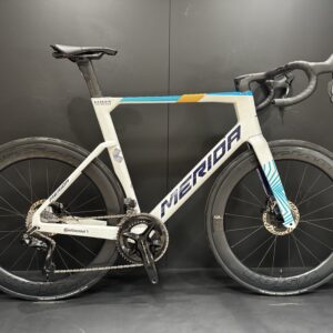 Merida Reacto Team CF5 Dura-Ace Di2 Carbon Disc Road Bike 2025 - XL