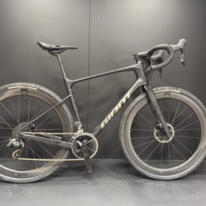 Giant Revolt Advanced Pro 1 AXS Carbon Disc Road Bike 2024 - M/L