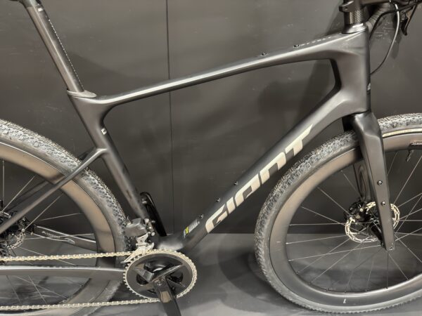 Giant Revolt Advanced Pro 1 AXS Carbon Disc Road Bike 2024 - M/L - Image 2