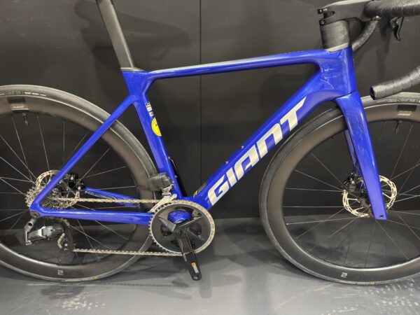 Giant Propel Advance 1 AXS Carbon Disc Road Bike 2024 - X-Small - Image 2