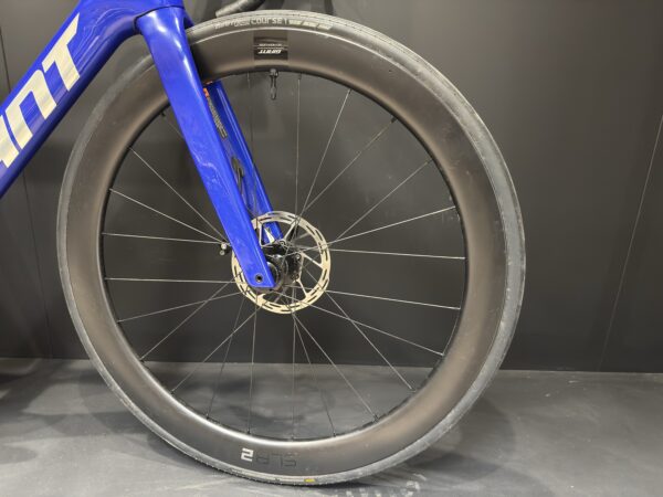 Giant Propel Advance 1 AXS Carbon Disc Road Bike 2024 - X-Small - Image 4
