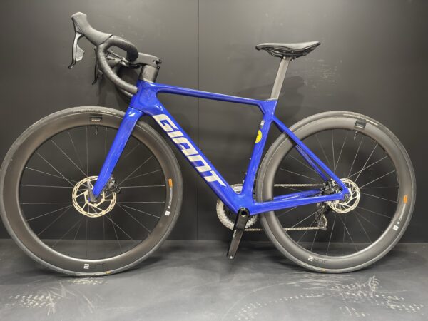 Giant Propel Advance 1 AXS Carbon Disc Road Bike 2024 - X-Small - Image 12