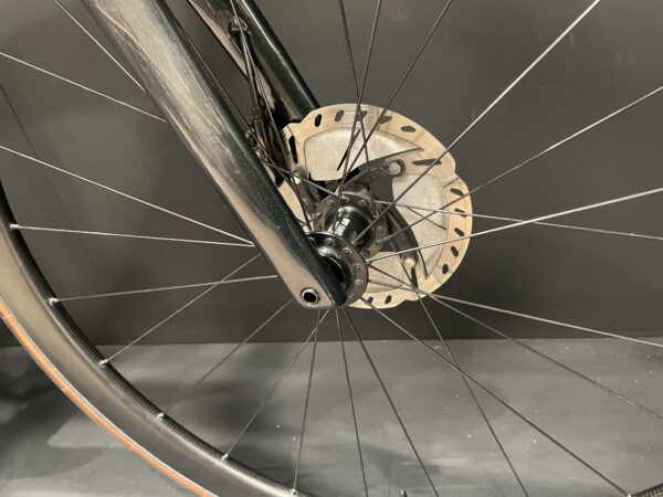 Specialized Tarmac SL7 Expert Carbon Disc Road Bike 2023 - 58cm - Image 5