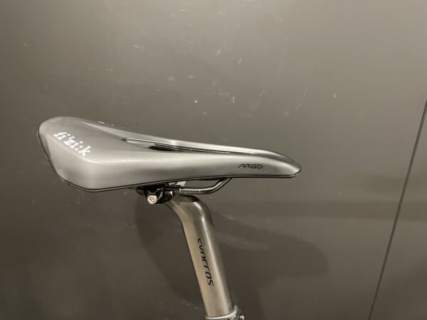 ScottAddict RC15 Di2 Carbon Disc Road Bike 2024 - 56cm - Image 11
