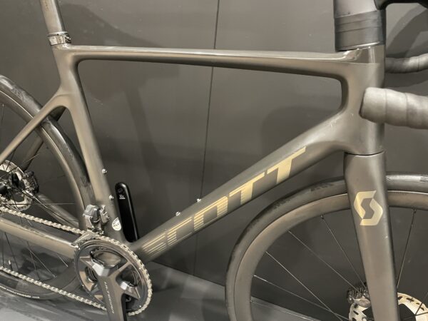 ScottAddict RC15 Di2 Carbon Disc Road Bike 2024 - 56cm - Image 12