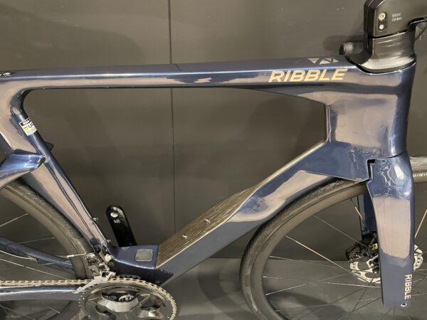 Ribble Ultra SL Sport 105 Carbon Disc Road Bike 2024 - Medium - Image 2