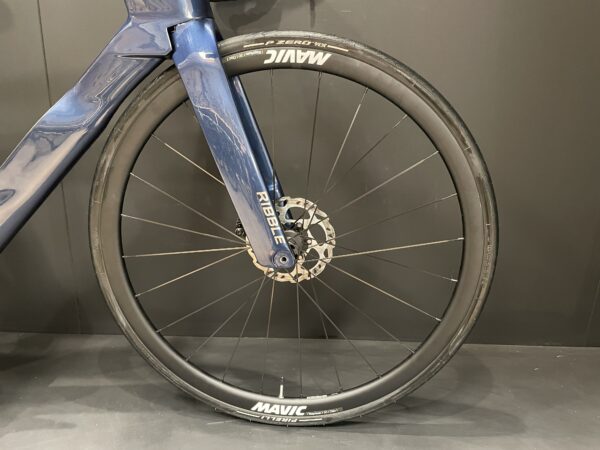Ribble Ultra SL Sport 105 Carbon Disc Road Bike 2024 - Medium - Image 4