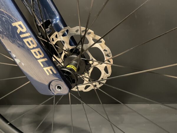Ribble Ultra SL Sport 105 Carbon Disc Road Bike 2024 - Medium - Image 5