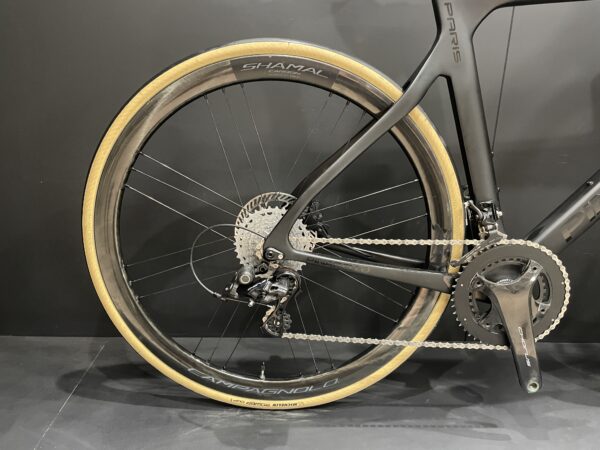 Pinarello Paris Chorus/Shamals Carbon Disc Road Bike 2023 - 53cm - Image 9