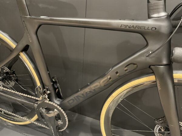 Pinarello Paris Chorus/Shamals Carbon Disc Road Bike 2023 - 53cm - Image 12