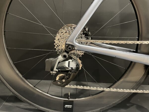Giant Propel Advanced 1 AXS Disc Carbon Aero Road Bike 2022 - M/L - Image 8