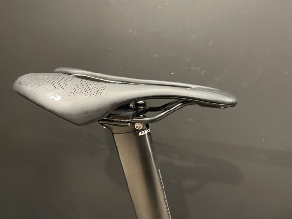 Giant Propel Advanced 1 AXS Disc Carbon Aero Road Bike 2022 - M/L - Image 11