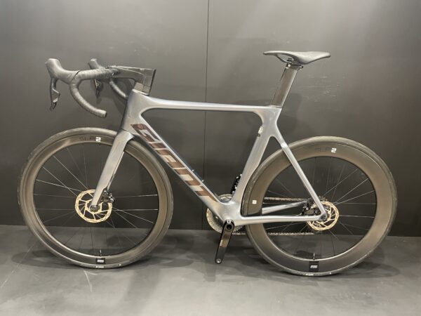 Giant Propel Advanced 1 AXS Disc Carbon Aero Road Bike 2022 - M/L - Image 14