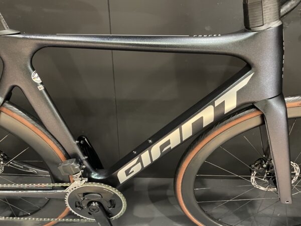 Giant Propel Advanced Pro 1 AXS & PM Carbon Disc Road Bike 2022 - M/L - Image 2