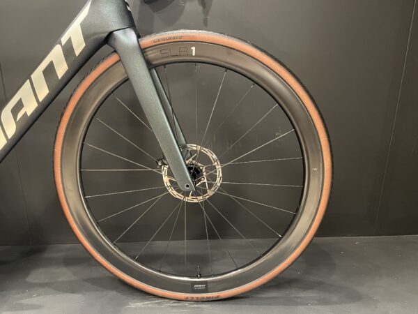 Giant Propel Advanced Pro 1 AXS & PM Carbon Disc Road Bike 2022 - M/L - Image 4