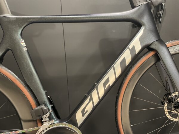 Giant Propel Advanced Pro 1 AXS & PM Carbon Disc Road Bike 2022 - M/L - Image 6