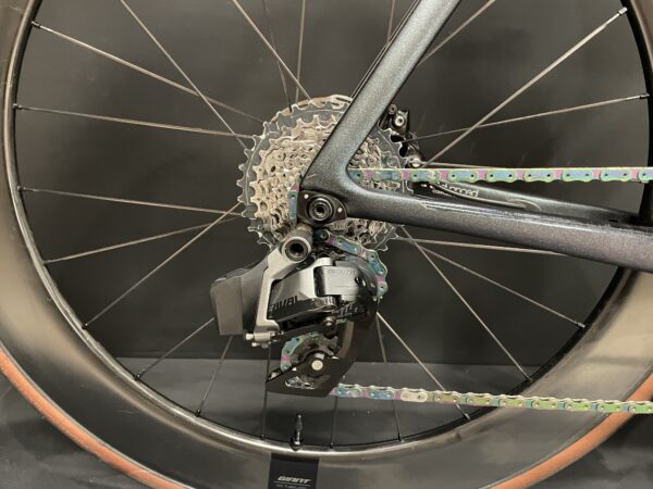 Giant Propel Advanced Pro 1 AXS & PM Carbon Disc Road Bike 2022 - M/L - Image 8