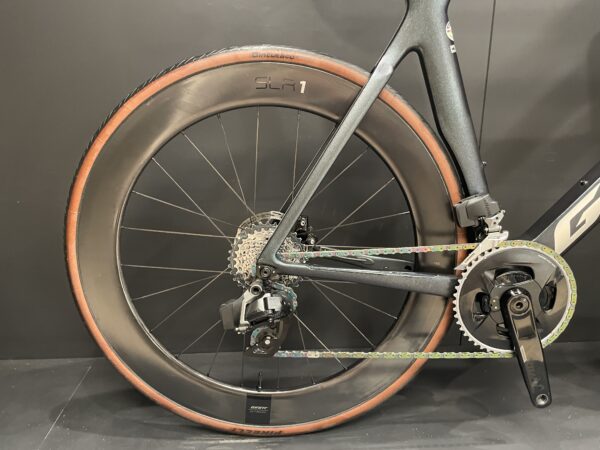 Giant Propel Advanced Pro 1 AXS & PM Carbon Disc Road Bike 2022 - M/L - Image 9