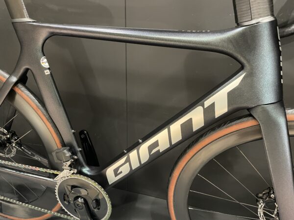 Giant Propel Advanced Pro 1 AXS & PM Carbon Disc Road Bike 2022 - M/L - Image 13