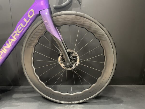 Pinarello Dogma F Dura-Ace Di2 Princeton Carbon Disc Road Bike 2023 - 54cm - Image 4