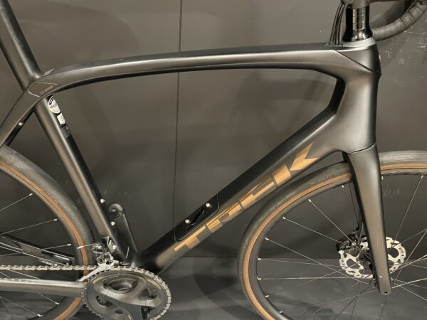 Trek Domane SL5 105 Gen 3 Disc Carbon Road Bike 2022 - 58cm - Image 2