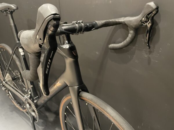 Trek Domane SL5 105 Gen 3 Disc Carbon Road Bike 2022 - 58cm - Image 3