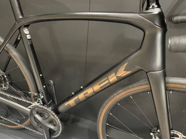 Trek Domane SL5 105 Gen 3 Disc Carbon Road Bike 2022 - 58cm - Image 13