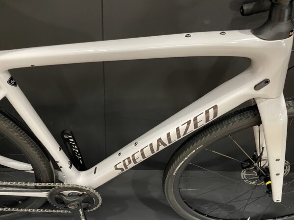 Specialized Diverge Base Apex Carbon Disc Gravel Bike 2021 - 56cm - Upgraded Wheels - Image 2