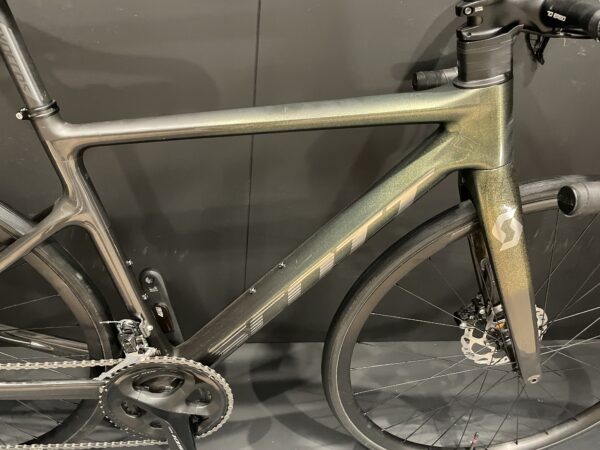 Scott Addict 30 105 Carbon Disc Gravel Bike 2024 - 49cm (525mm TT) - Image 2