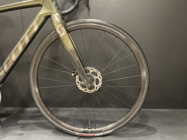 Scott Addict 30 105 Carbon Disc Gravel Bike 2024 - 49cm (525mm TT) - Image 4