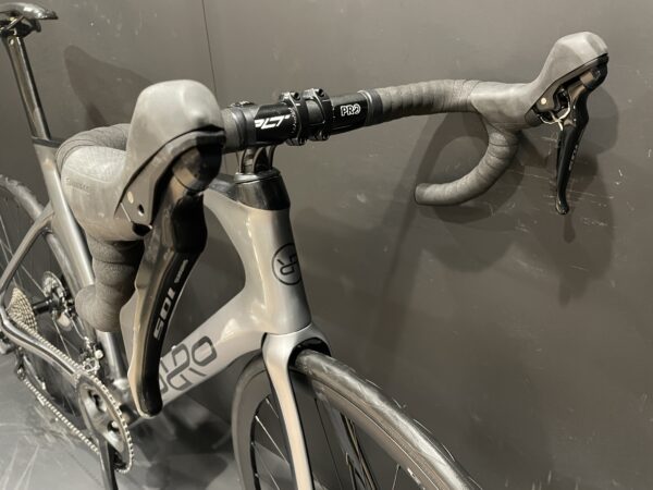 Orro Venturi 105 Carbon Disc Road Bike 2022 - XL - Image 3