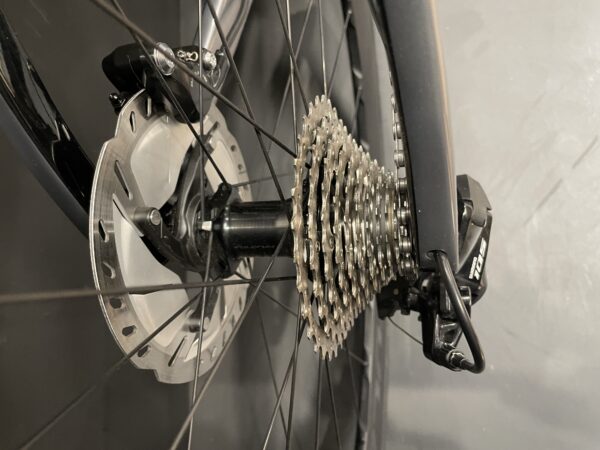 Orro Venturi 105 Carbon Disc Road Bike 2022 - XL - Image 10