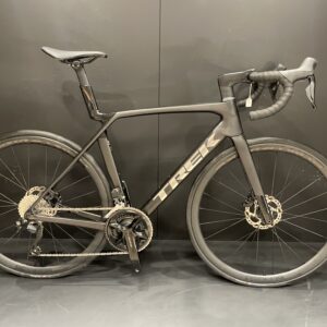 Trek Madone SL6 Gen 8 105 Di2 Carbon Disc Road Bike 2024 - M/L