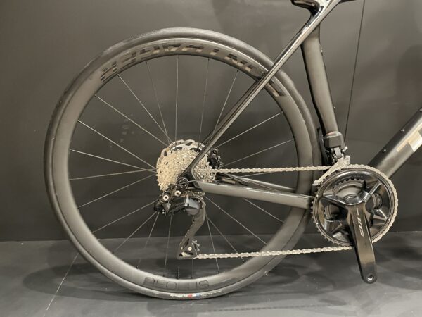 Trek Madone SL6 Gen 8 105 Di2 Carbon Disc Road Bike 2024 - M/L - Image 8